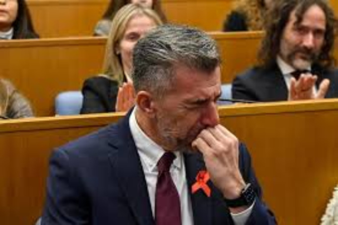 Violenza di genere nella chat degli studenti, il sindaco-professore Poletto: “Non solo una leggerezza”