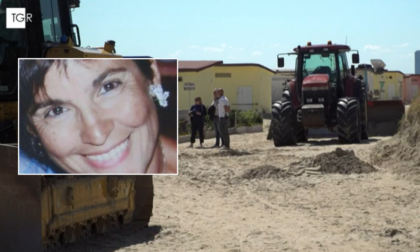 Elisa Spadavecchia travolta da una ruspa sulla spiaggia a Cervia, il conducente era senza patente da tre anni