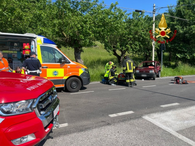 87enne muore nell’incendio tra la sua Fiat Panda e una Suzuki Ignis a Castelgomberto