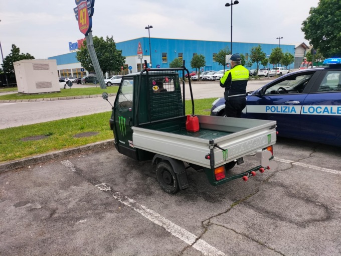 L’Ape con diverso numero di telaio, solleva tutto un vespaio