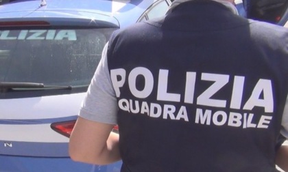 Compravano Ferrari danneggiate, le sistemavano e poi le rivendevano come fossero nuove
