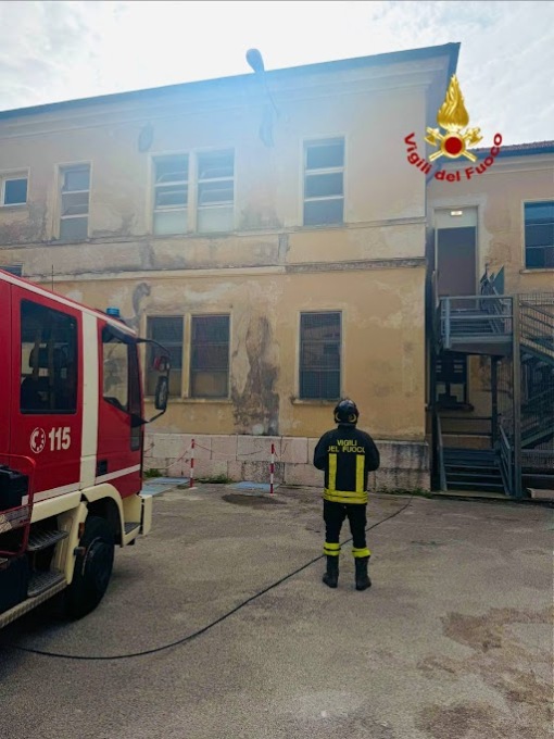 Istituto “Martini” di Schio, principio d’incendio in un bagno: domato dai vigili del fuoco