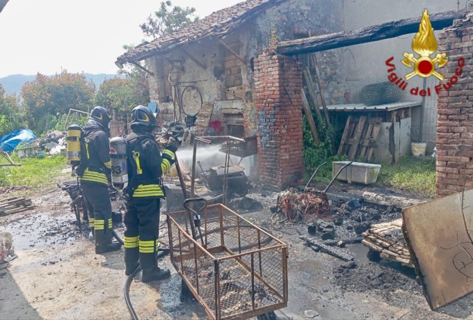 Incendio in un casolare di campagna a Malo