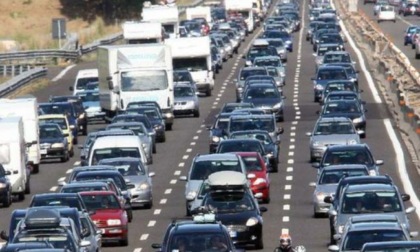 Mercoledì da dimenticare sull'A4: il caldo scioglie l'asfalto. Lunghe code tra Montebello e Sommacampagna