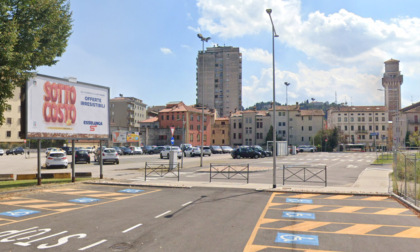16enne accoltellato al Park Cattaneo si rifugia in un locale per chiedere aiuto con una ferita alla schiena