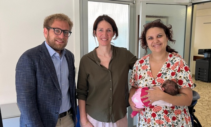 La piccola Inés é la prima bambina con due mamme registrata a Vicenza