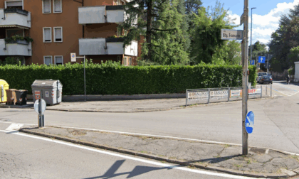 "Hai tagliato la strada alla mia ragazza", scoppia la lite in strada: 25enne portato in Questura