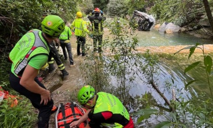 Recoaro Terme, pulmino precipita nel torrente: otto feriti, uno grave