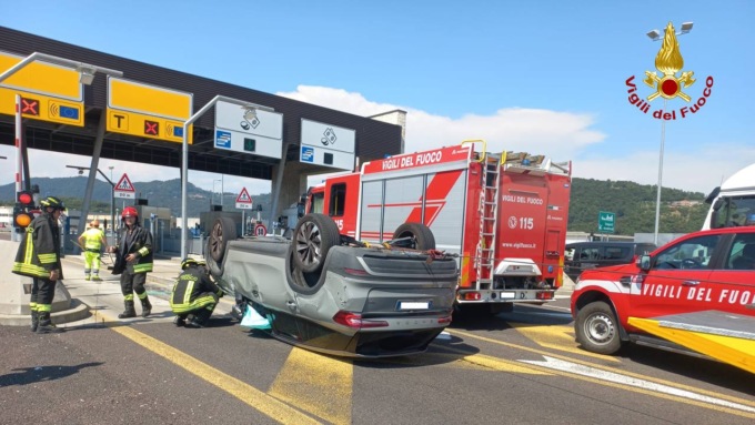 Incidente sulla Pedemontana, SUV si ribalta vicino al casello di Valle Agno