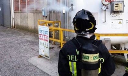 Fuoriuscita di azoto da sito industriale: intervento dei Vigili del fuoco