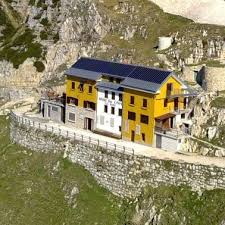 Brutta avventura mentre andava al lavoro sulla “Strada degli Eroi”