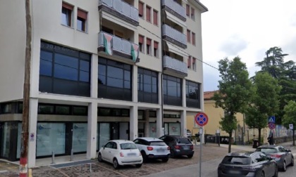 Fermato a Bassano il 30enne sospettato d'aver accoltellato un prof per una mancata sigaretta