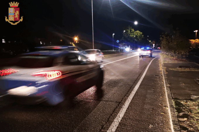 Sessantaduenne in scooter si fa beffe delle “Volanti” che però poi riescono a bloccarlo