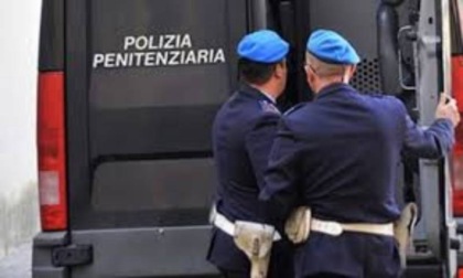 Due agenti penitenziari vengono aggrediti al parcheggio di un supermercato a Vicenza