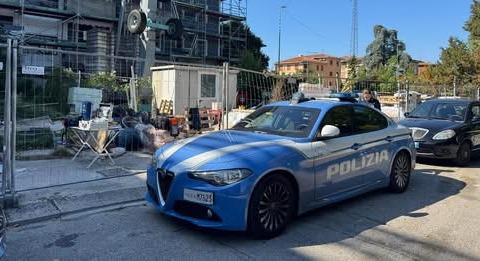 Cadavere trovato in cantiere, la vittima abitava nello stesso condominio in ristrutturazione