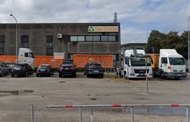 Operaio perde la vita travolto da una balla di materiale