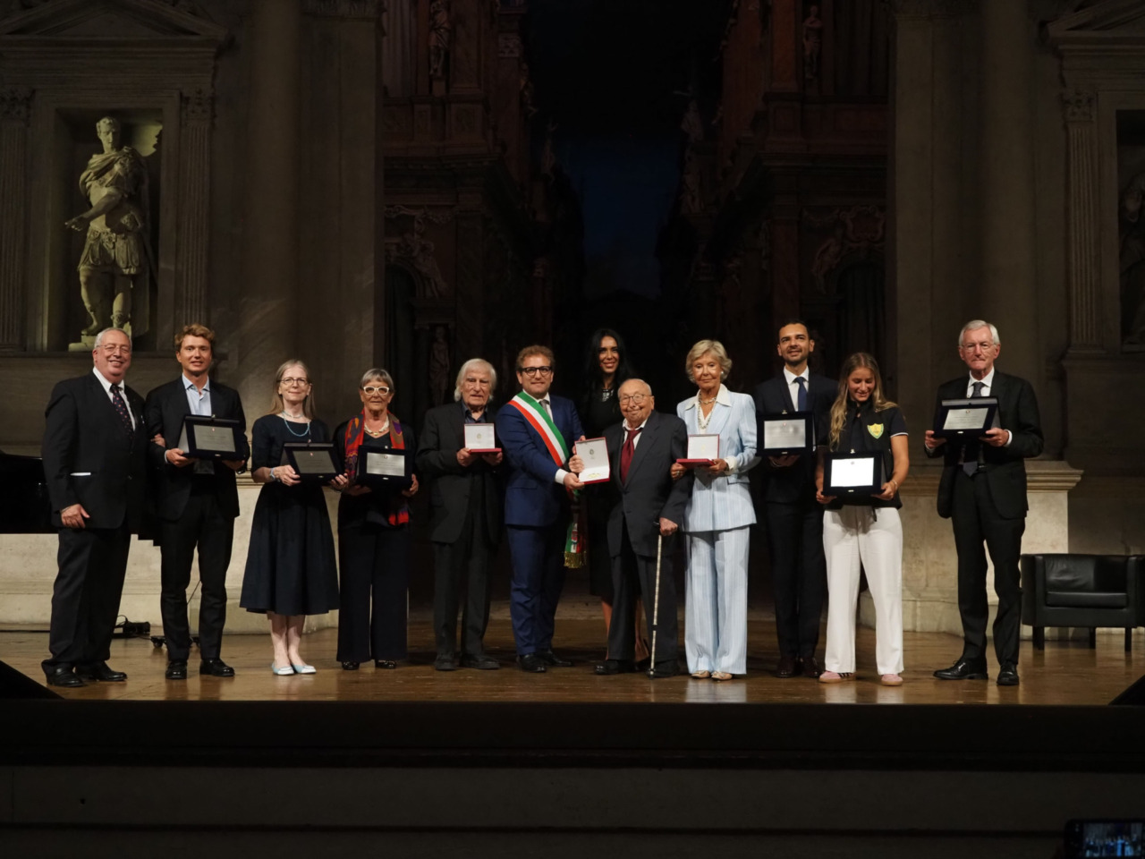 Distribuite tre medaglie d’oro e sei targhe d’argento a chi ha dato lustro a Vicenza