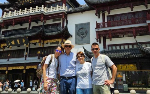 “Nonni in camper sulla Via della Seta” per il 50esimo anniversario di matrimonio