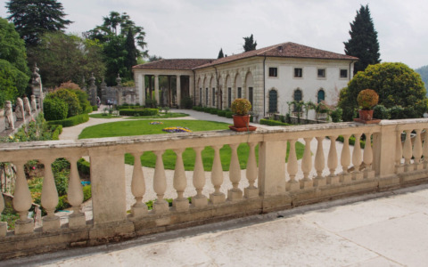 Crolla parte del muro di cinta di Villa Valmarana ai Nani