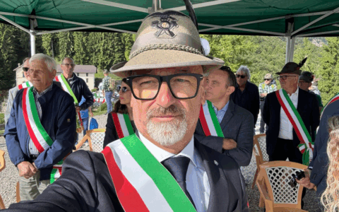 Il sindaco Lorenzo Cracco trova nella cassetta della posta un proiettile come “primo avvertimento”