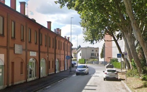 La Polizia denuncia un cittadino gambiano sorpreso a spacciare