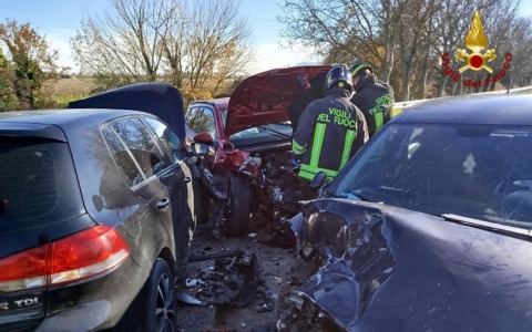 Scontro tra tre auto a Longare, tre feriti
