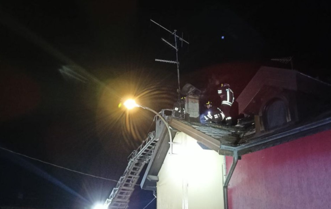 Incendio a Roana, a fuoco un’abitazione a Mezzaselva