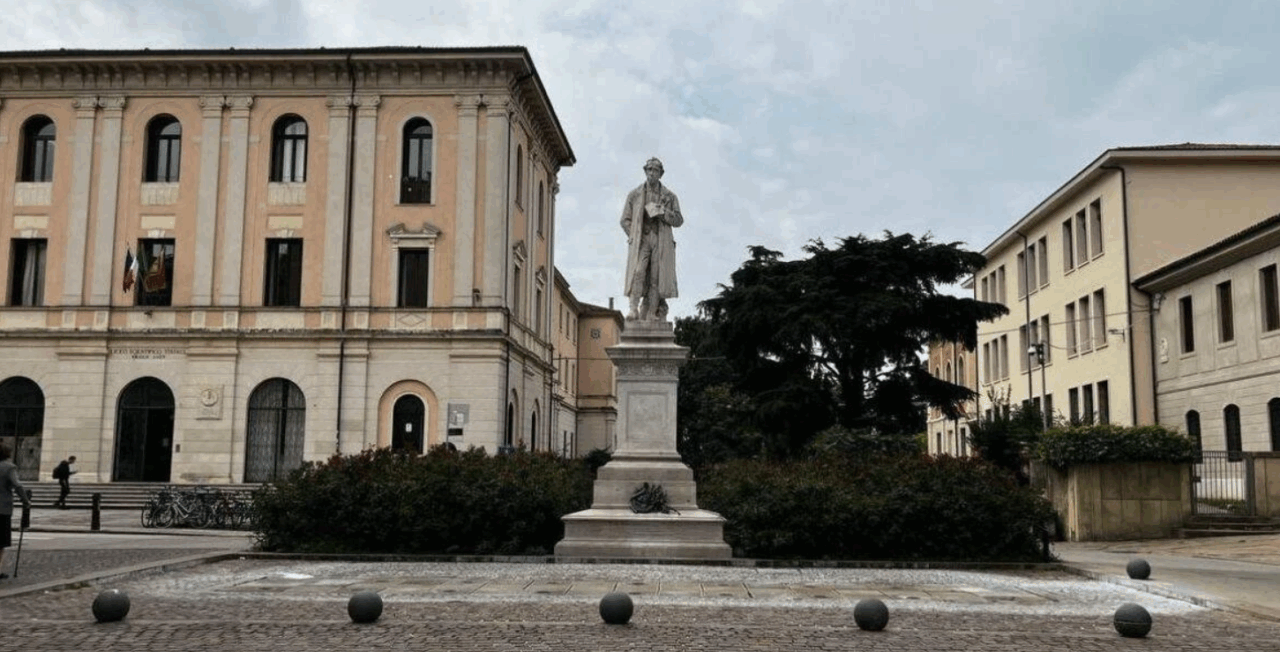 Via libera al restauro della fontana storica di Piazza San Lorenzo