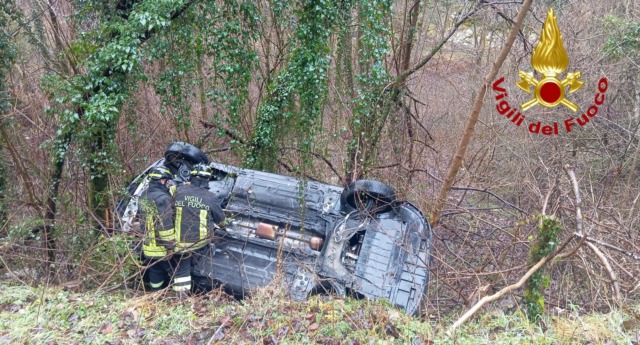 Auto precipita da un dirupo ad Arsiero: il conducente non ce l’ha fatta