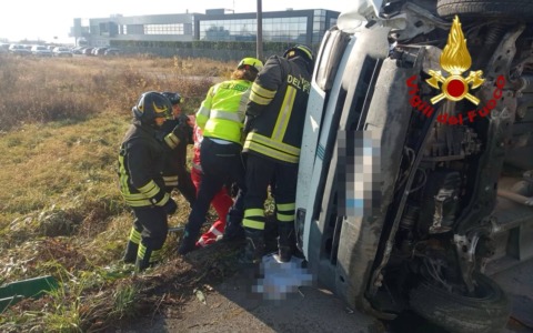 Incidente a Sandrigo: furgone si ribalta in Via Piave
