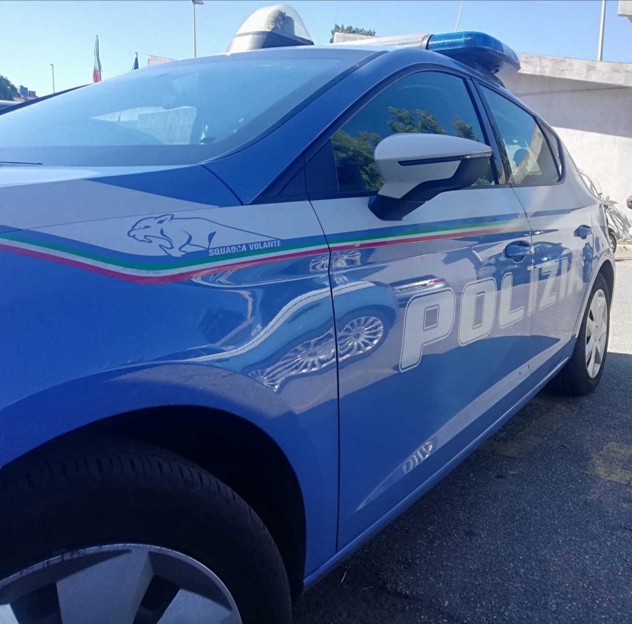 Scappa alla vista della Volante, in auto aveva cocaina ed eroina