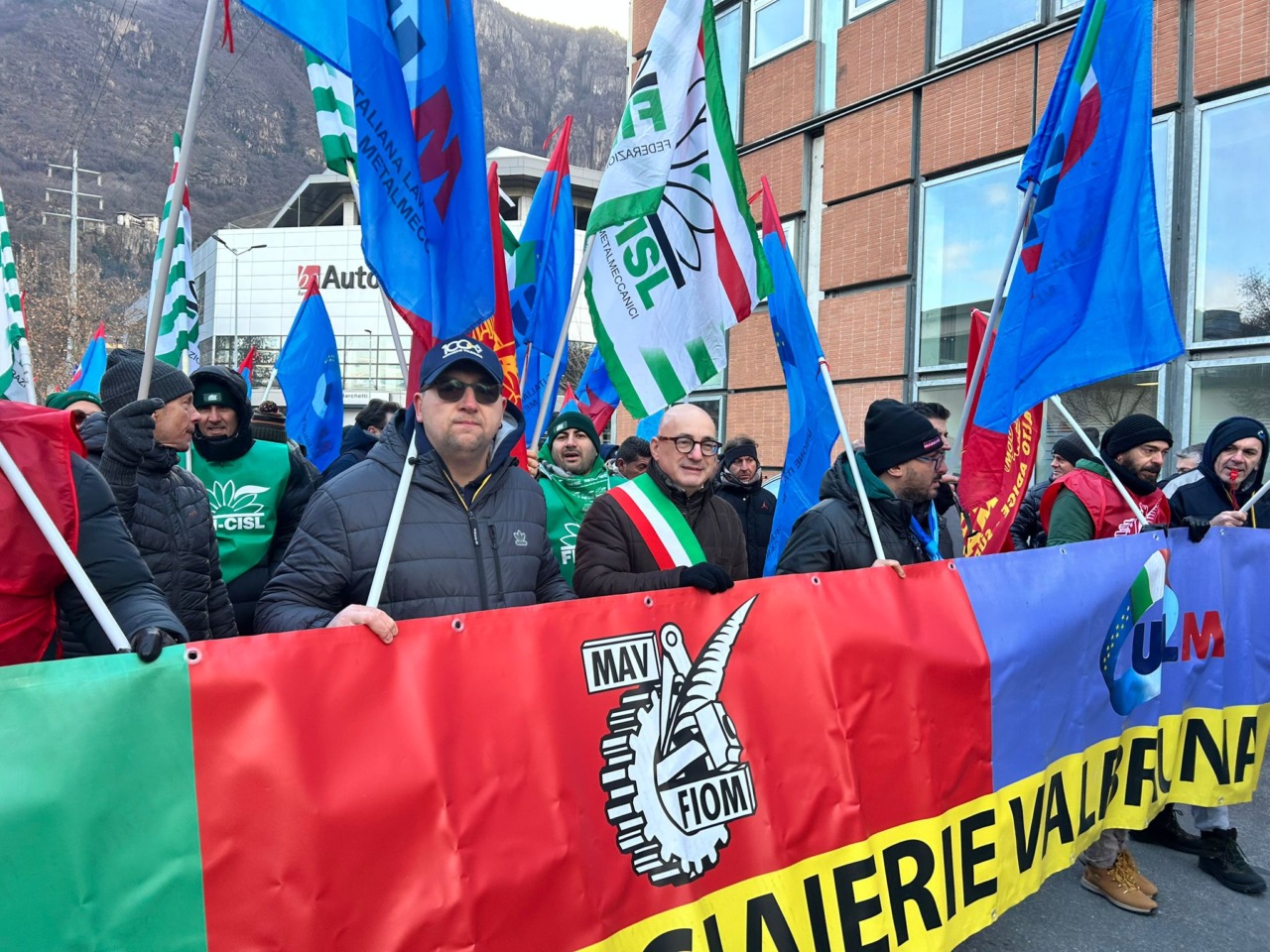 “La Valbruna deve rimanere a Bolzano, se no, noi la ribaltiamo questa città”