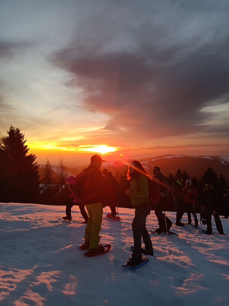 Ciaspolata 1 febbraio 2026 con la luna piena in Grappa 