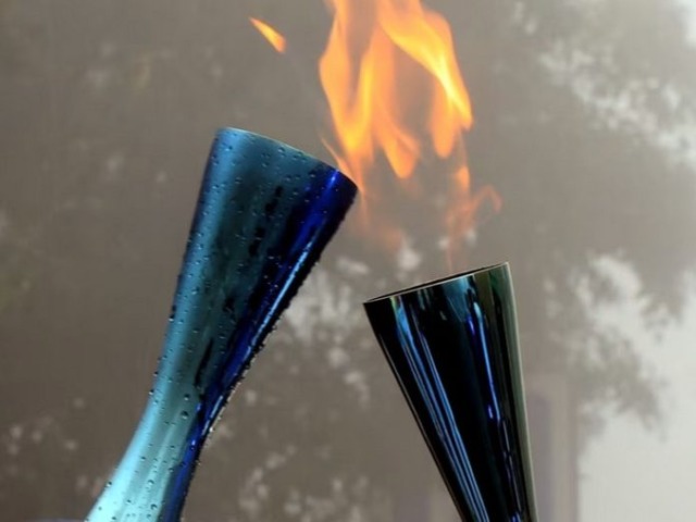 La Torcia olimpica al passaggio nella Città del Grappa