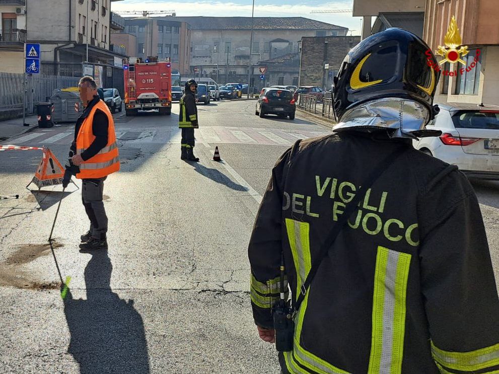 Vicenza, via Giacomo : controllo dei Pompieri