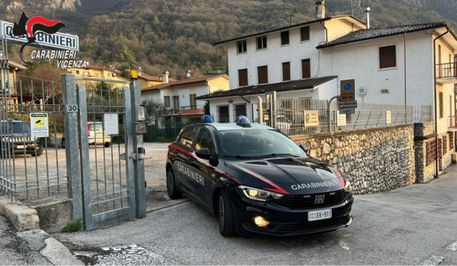 Passante aggredito e derubato di zaino e collana d’oro: due anni e mezzo di carcere per un 35enne di Arsiero