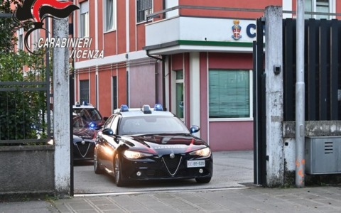 13 dosi di ecstasy e più di 2mila euro in contanti: nei guai un 23enne di Schio