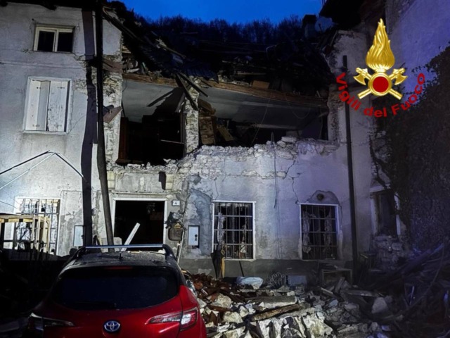 Fuga di gas a Valdagno: crolla una palazzina, il proprietario rimane ferito