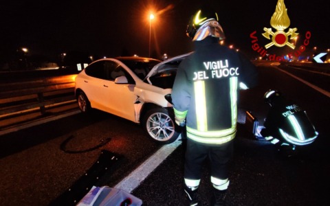 Scontro tra due auto in viale Annecy a Vicenza