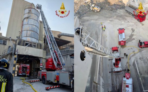 Fiamme e fumo dall’impianto della ditta: intervento dei vigili del fuoco