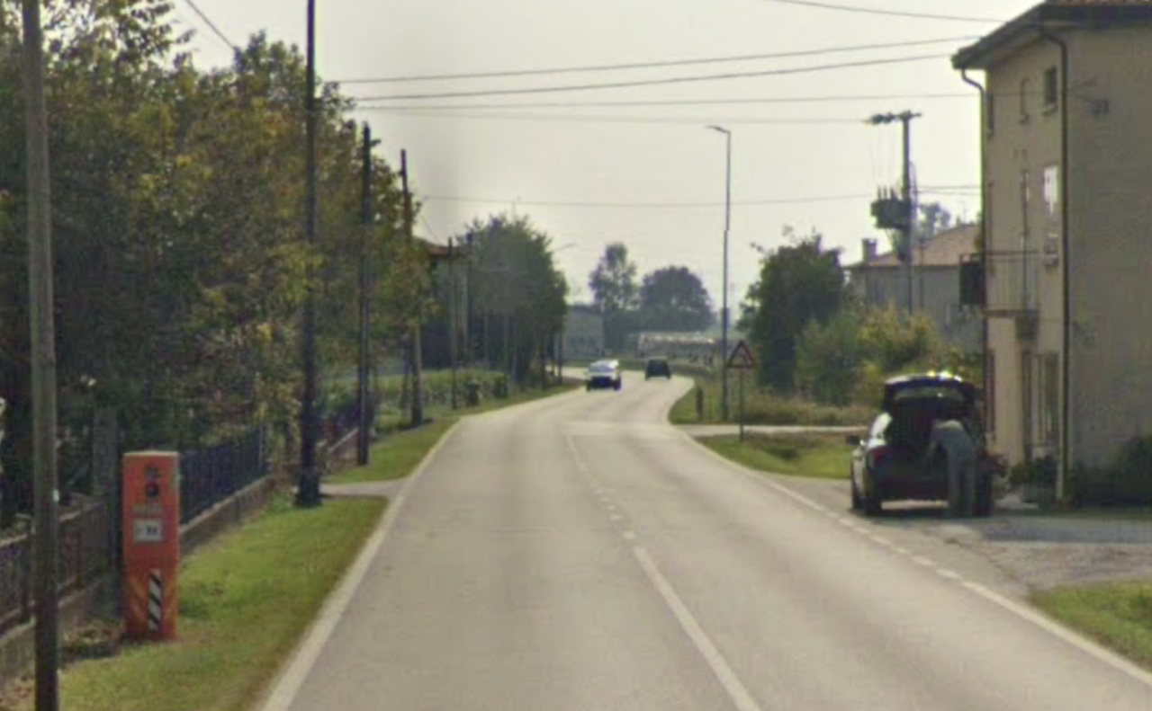 Ciclista 72enne investito da un furgone a Poianella di Bressanvido: inutili i soccorsi