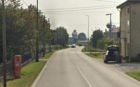 Ciclista 72enne investito da un furgone a Poianella di Bressanvido: inutili i soccorsi