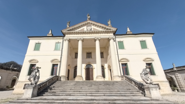 Villa Cordellina Lombardi, cede una parte del muro di cinta: intervento per la messa in sicurezza, nessun ferito