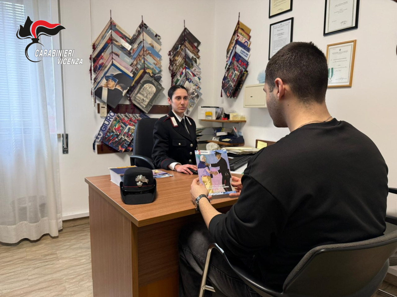 Acquistano un tavolo d’epoca online, ma è una truffa: raggirati 70enni di Schio