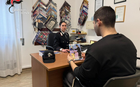 Acquistano un tavolo d’epoca online, ma è una truffa: raggirati 70enni di Schio