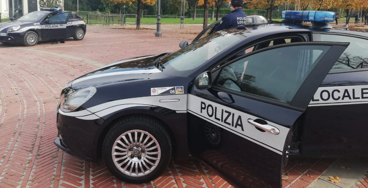 Inseguimento nella notte a Vicenza: 23enne scappa in Abarth, era senza patente e positivo all’alcol