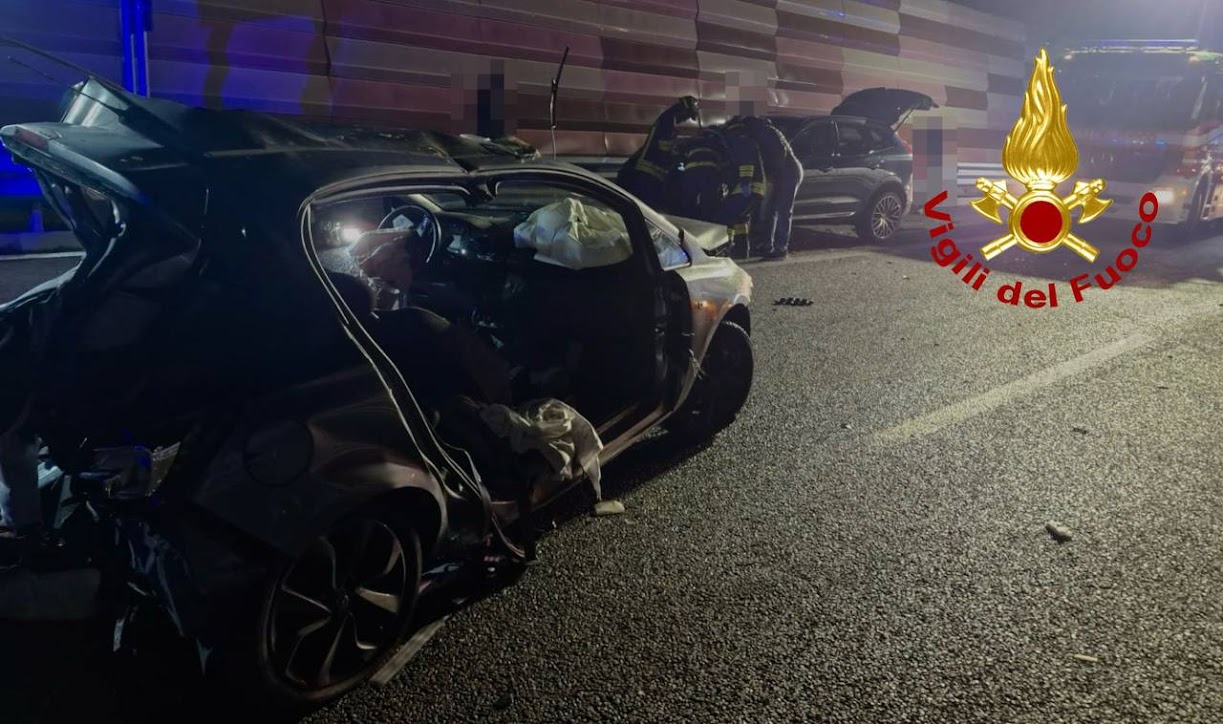 Incidente in Pedemontana: tre passeggeri estratti dalle lamiere dai Vigili del fuoco