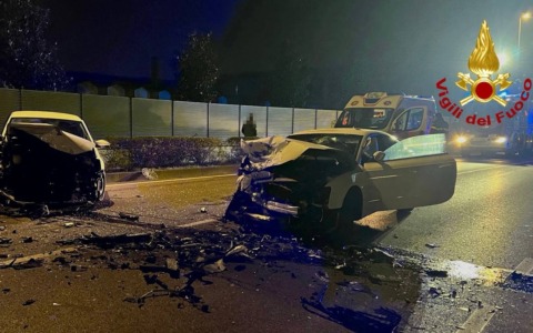 Scontro frontale tra due auto a Camisano Vicentino: feriti i conducenti