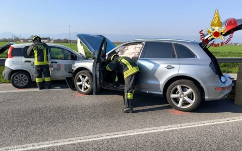 Tre auto si scontrano a Bolzano Vicentino sulla Postumia: un ferito grave