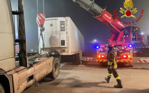 Investita da un camion sul lavoro a Tezze sul Brenta: morta una 42enne